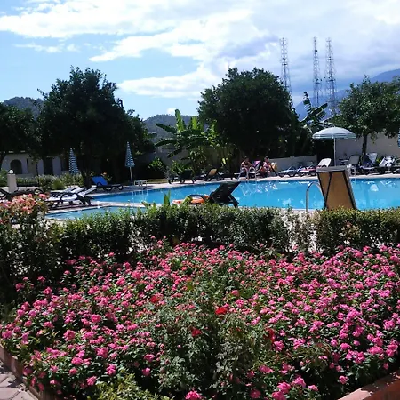 Ares Hotell 3*