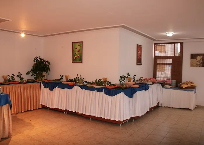Ares קמר